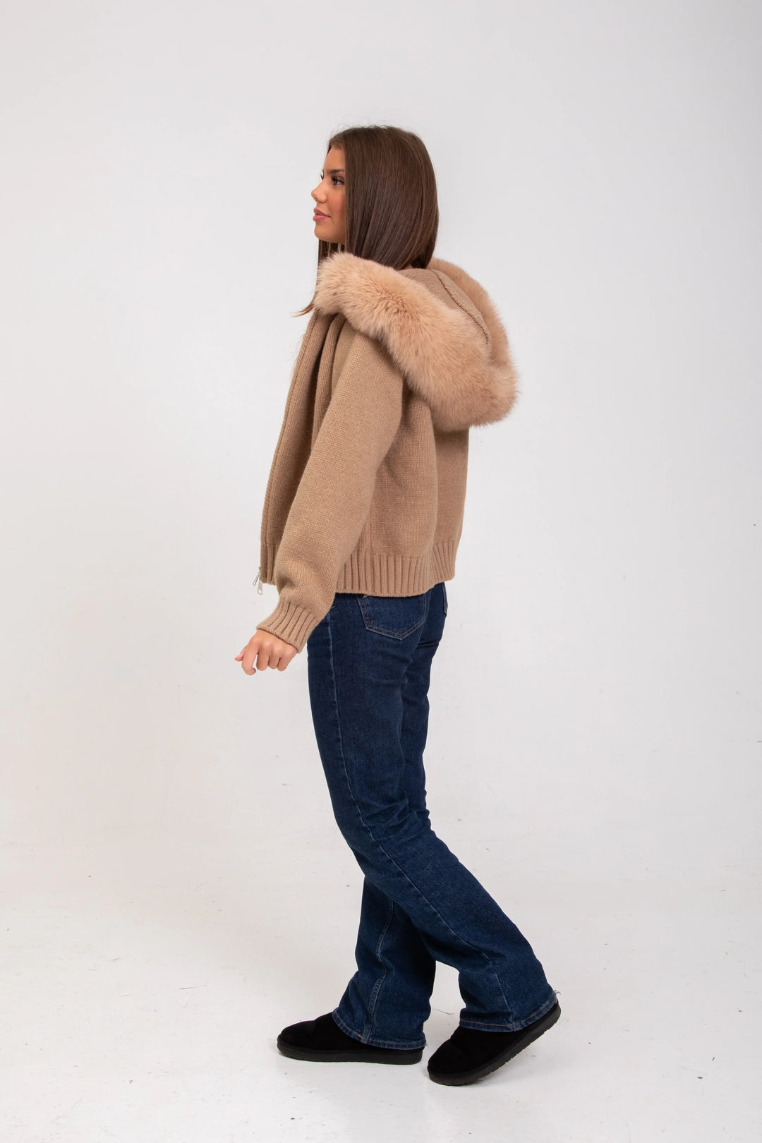 ADELE | Strickjacke mit Reißverschluss und Fellkapuze