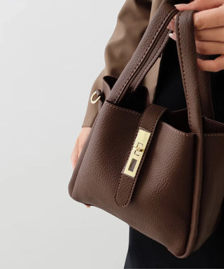 NIKA | Stilvolle Schultertasche mit Klarem Schnitt und Breiten Trägern