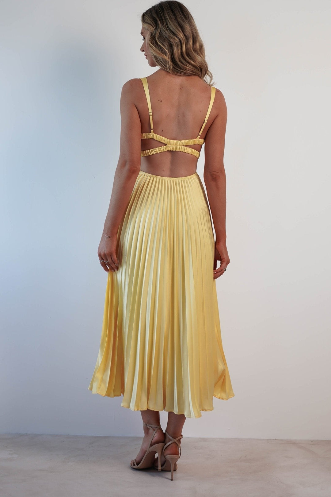 MALKA | Stilvolles Maxikleid mit Zartem Fall